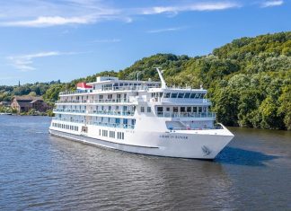 American Cruise Lines bautiza el American Ranger, su nuevo barco para cruceros por el río Hudson American Ranger